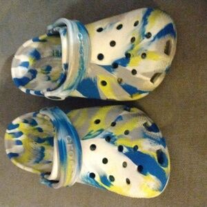 Little kids size 1 multicolor Crocs EUC,clean
